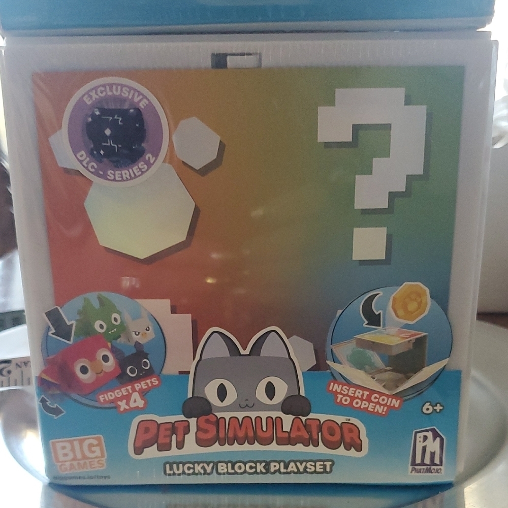 Pet Simulator Lucky Block Playset - Blue and Multicolor